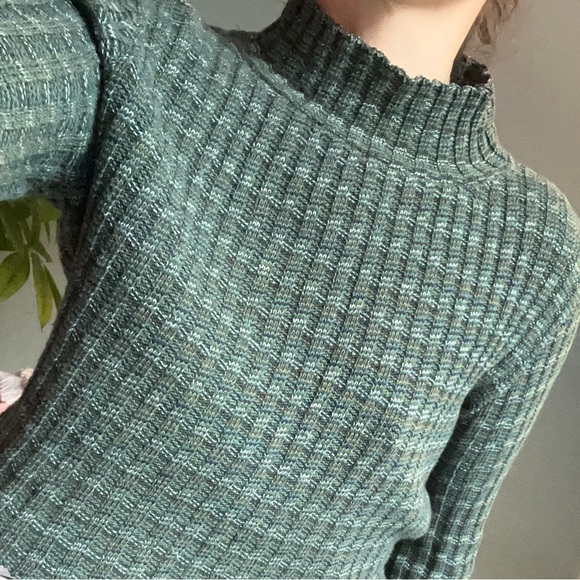 Vintage Sweater - Picture 10 of 15